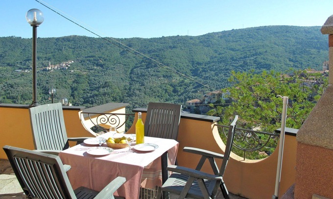 Pietrabruna Apartamento | Precioso apartamento para 5 personas con WIFI, TV, terraza y vista panorámica