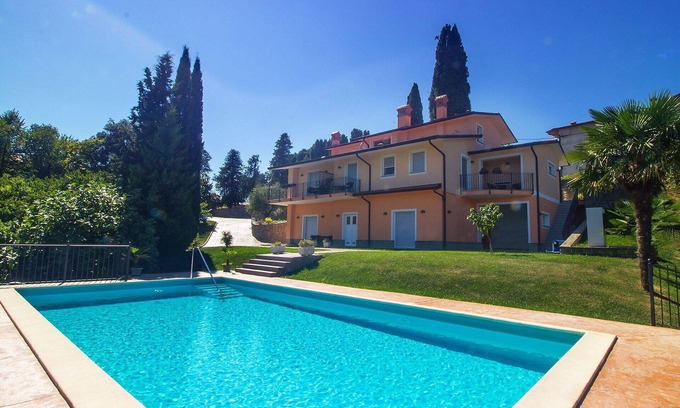 Brda Apartamento | Acogedor apartamento para 5 personas con A/C, piscina, WIFI, TV, patio y vista panorámica