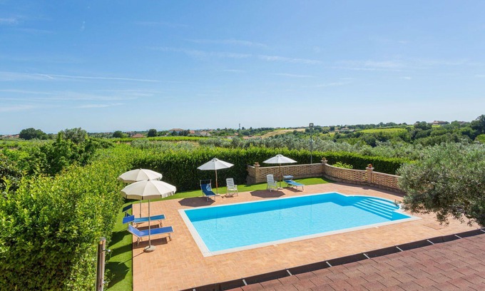 Crecchio Casa | Bonito apartamento en villa para 4 personas con piscina, WIFI, TV, terraza y mascotas permitida