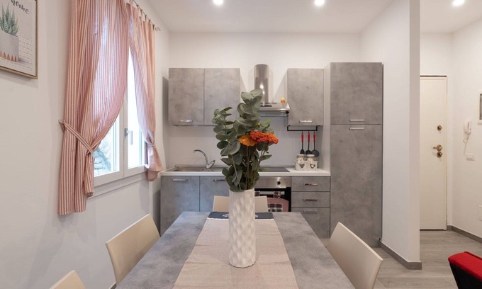 Diano Castello Apartamento | Precioso apartamento para 5 personas con WIFI, A/C, mascotas permitida y vista panorámica