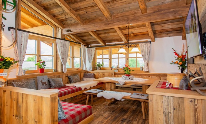 Lofer Apartamento | Cosy apartment on farm near ski lift in Lofer