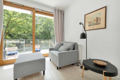 Redlowo Apartamento | Cosy Apartment Parking & Balcony Close to the Kępa Redłowska by Noclegi Renters
