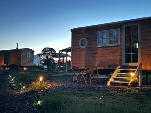 Chittlehampton Casa | Cosy Devon Hut with Private Hot Tub
