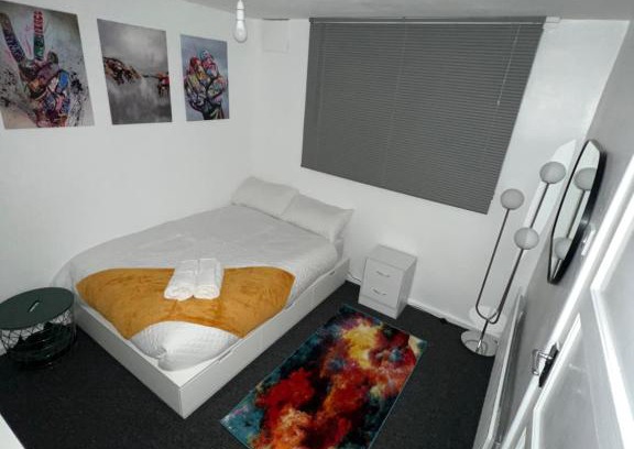 Kidbrooke with Hornfair Casa | Cosy Hideaway Sleeps 4 w Free Parking