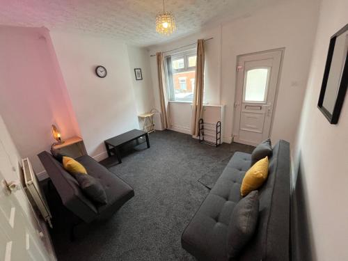Tunstall Casa | Cosy home in Stoke on Trent