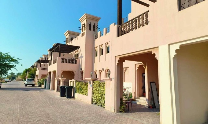 Al Hamra Village Casa | Cosy Home walking distance to the mall, cinema, bars and much more