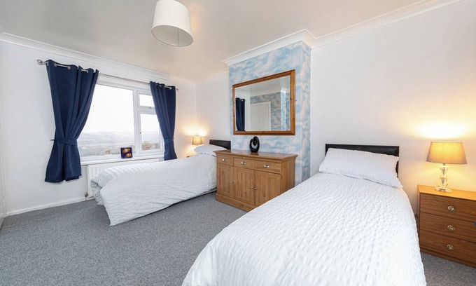 Stanley Casa | Cosy House with Magnificent View/Free Parking/5 minutes to Beamish Museum