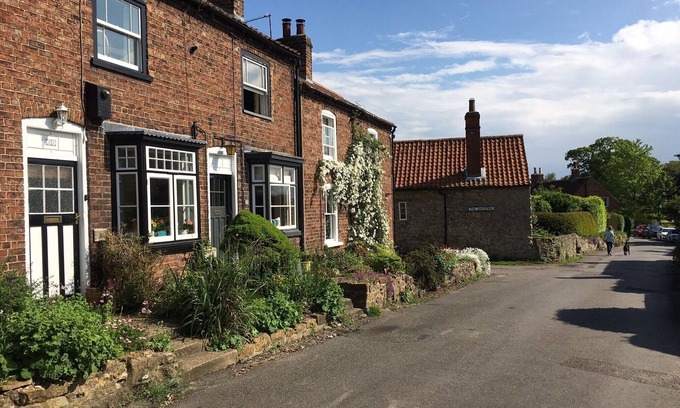 Tealby Cabaña | Cosy Lincs Wolds cottage in picturesque Tealby