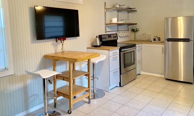 Southgate Cabina | Acogedora cabaña de madera cerca del centro y de las playas