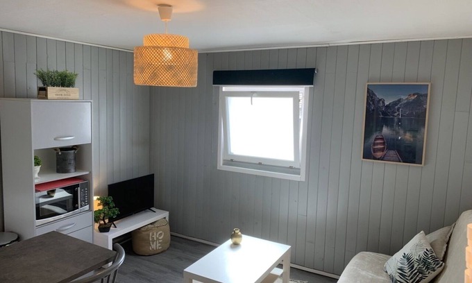 Quartier du vieux cimetiere Apartamento | Cosy studio near Clinique du Parc