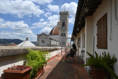 Duomo Apartamento | Cosy Suite David with Dome View lift & AC