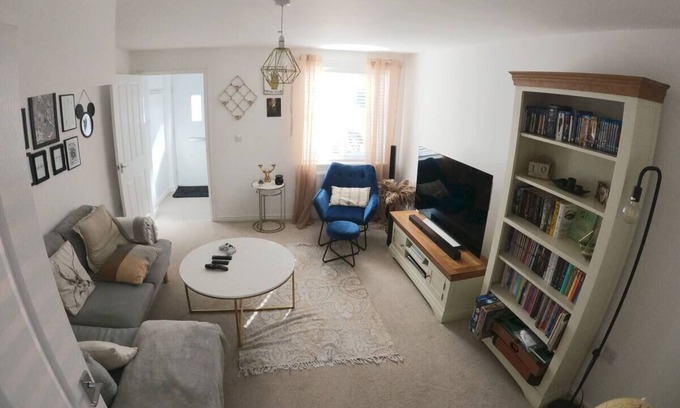 Pont Yates Casa | Cosy townhouse near Kidwelly (Free Wifi)
