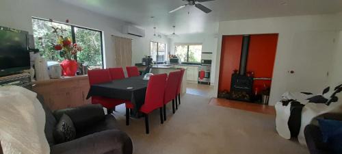 Waipapa Apartamento | Cosy Unit 3 bdrms Two dogs live onsite with me