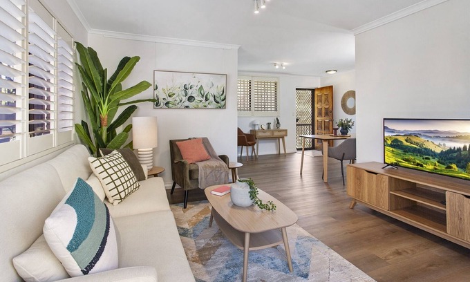 New Farm Apartamento | Cosy Unit with Parking near New Farm Park & River