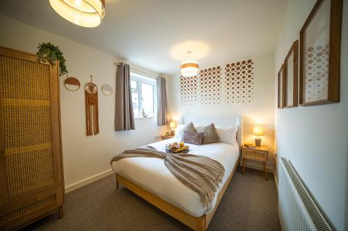 Cirencester Casa | Cotswolds, Beautiful 5 bed 3 bath house, lovely garden, free parking
