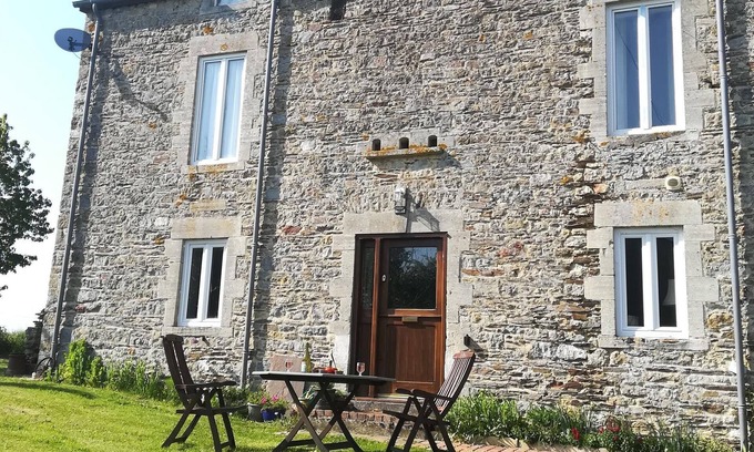 Sainte-Marguerite-d'Elle Casa | Casa de piedra en Sainte-Marguerite-d'Elle con jardín