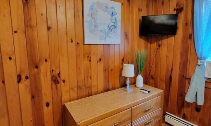 Hampton Cabaña | Cottage 200ft From Beach and Boardwalk !