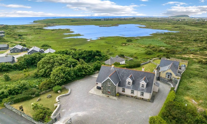 Ballyconneely Cabaña | Cottage 206 - Ballyconneely - Capacidad para 18 personas en 8 habitaciones