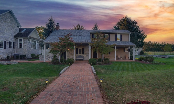 Mount Joy Casa | Cottage at High Cross Farms | Front Porch