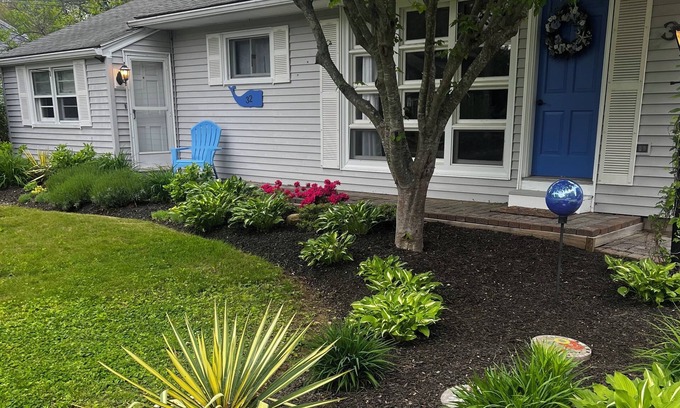 Charlestown Casa | Cottage by the Sea, Beach Pass