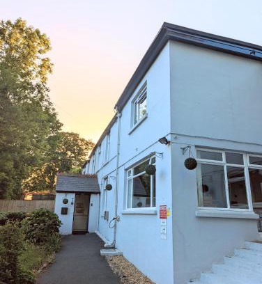 Tenby Hotel | Cottage Court Hotel