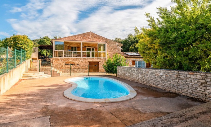 Laval-Saint-Roman Casa | Casa rural 'De Vacances' con piscina compartida, Wi-Fi y aire acondicionado