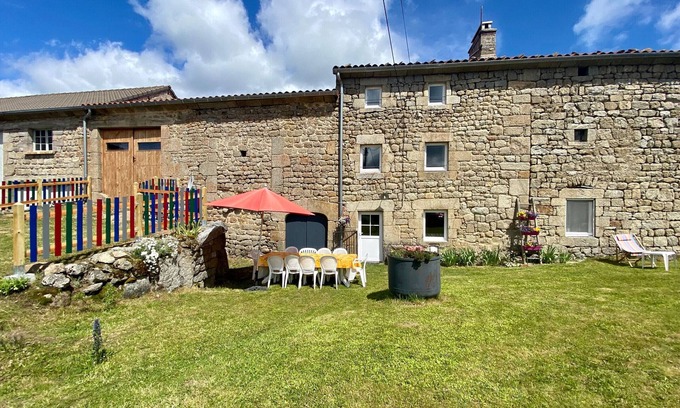 La Besseyre-Saint-Mary Cabaña | Casa rural para 10 con 4 habitaciones y 3 baños, se aceptan mascotas
