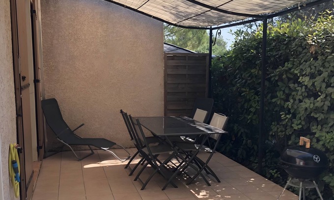 Saint-Christol-Les-Ales Casa | Casa rural 'Gite Le Cyprès' con Wi-Fi y aire acondicionado