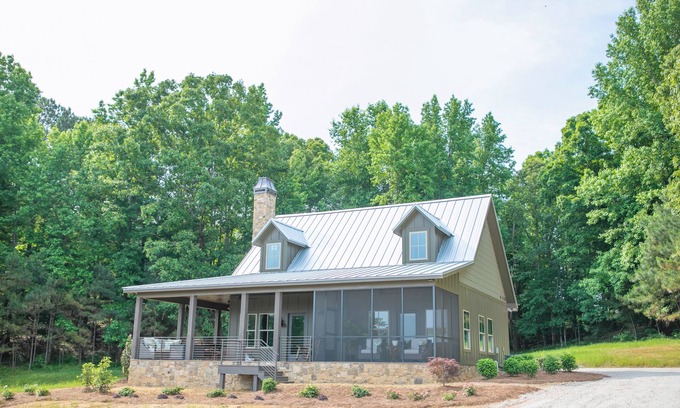 Cottondale Casa | Cottage Getaway Near Tuscaloosa - Honeysuckle Rose