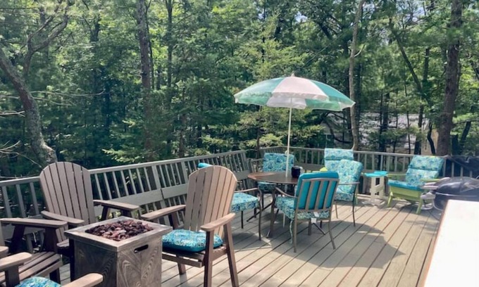 Pentwater Cabaña | Cottage in the woods-Lake MI access