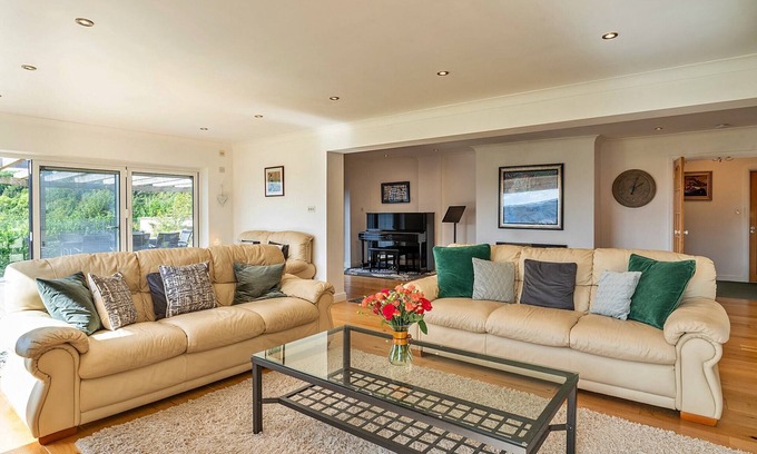 Newton Saint Cyres Casa | Casa en Whitestone con jardín y sala de juegos