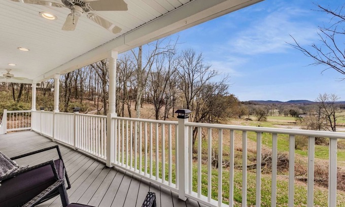College Grove Casa | Cottage on 6-Acres w/ Incredible Views