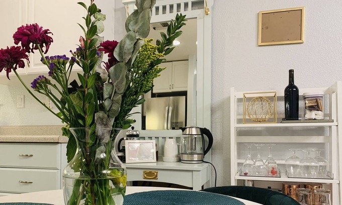 Columbia Cabaña | Cottage Tucked in a Private VINEYARD. High End Amenities!