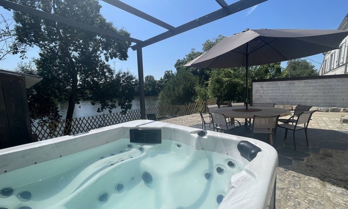 Chalonnes-sur-Loire Cabaña | Casa con SPA privado, aire acondicionado y vistas al Loira