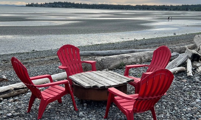 Birch Bay Casa | Cottage with Private Beach in Birch Bay