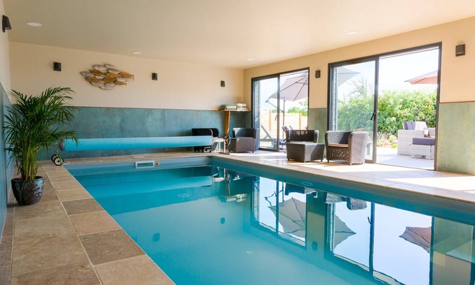 Plozevet Casa | Cottage with private indoor heated swimming pool, 70 m²