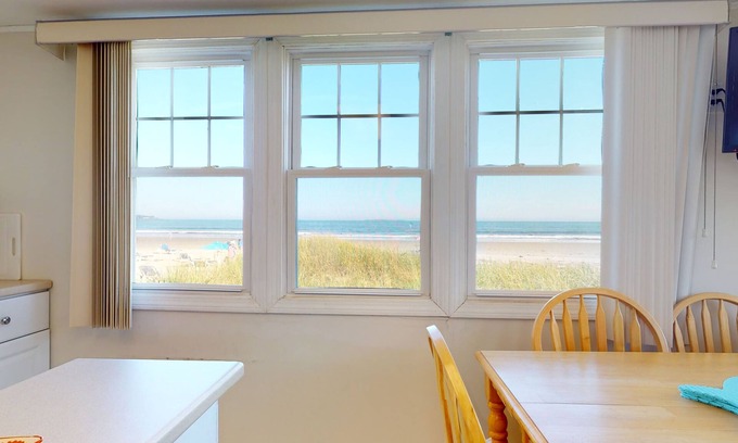 Old Orchard Beach Cabaña | Cottages by the Sea #1 by Bayley Vacation Rentals