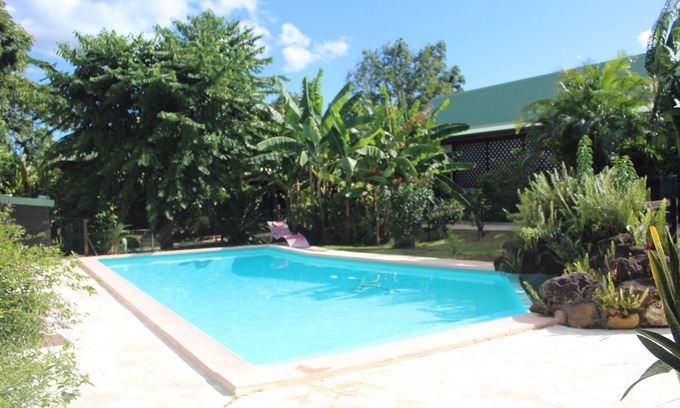 Sainte-Rose Casa | Casas rurales con piscina y Spa a 900 m del mar