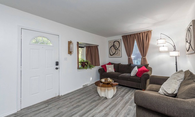 Zion Cabaña | Cottingham Cottage – Peaceful Family Retreat Near Great Lakes Naval Base