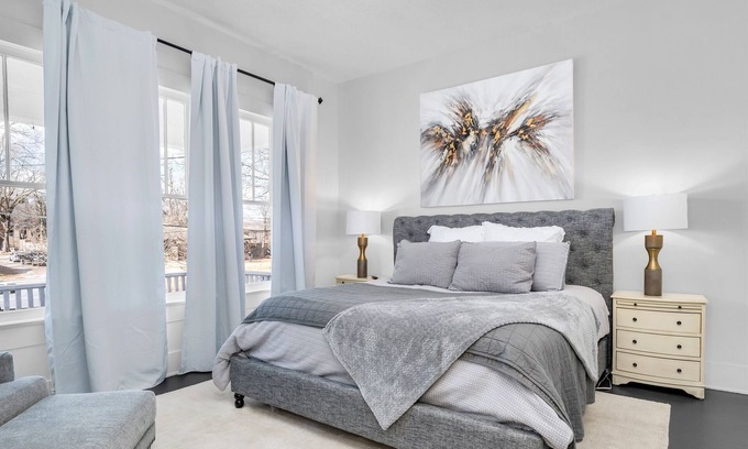 Starkville Casa | Cotton District | Modern | King Bed