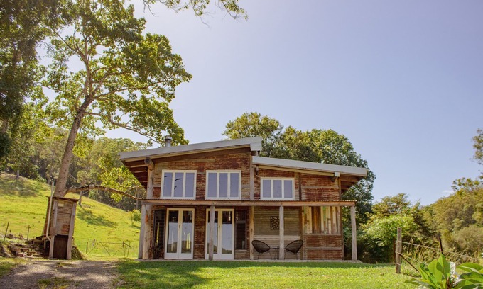 Uki Casa | Country Barn Retreat