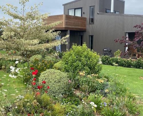 Wharepapa South Apartamento | Country Charm with Mountain views