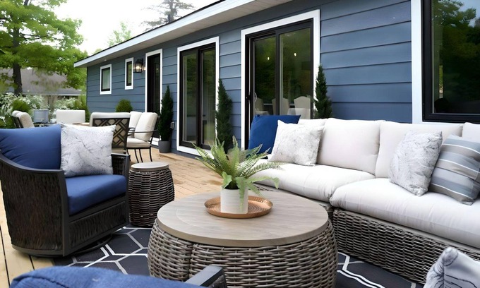 Tiny Cabaña | Country Club Cottage in Tiny - Moments From Beach!