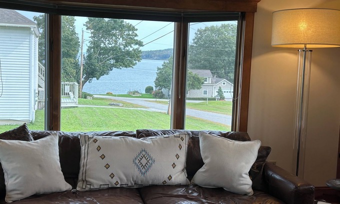 Owls Head Casa | Country Coastal Bungalow