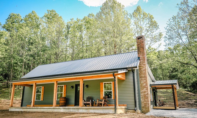 Springfield Cabina | Country Cottage on the Bourbon Trail, near Bardstown, Peaceful, Family, Couples