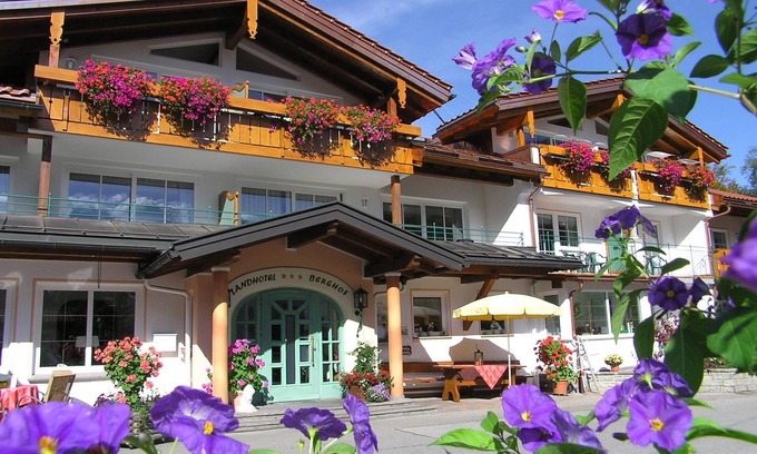 Unterjoch Casa | Country house studio "Dorfblick" - Landhotel Berghof