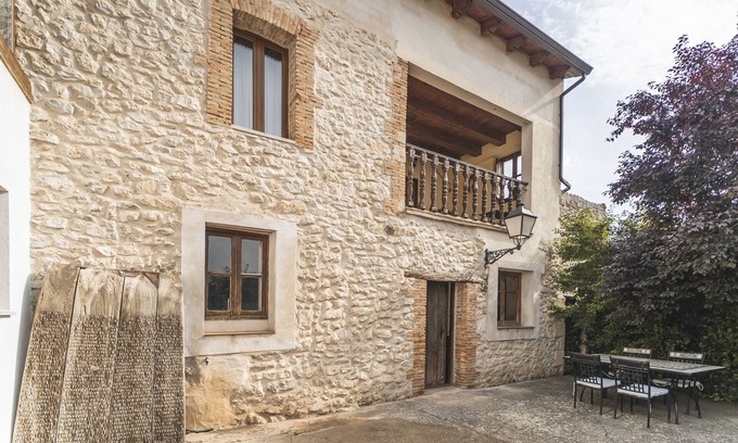 Canalejas de Penafiel Casa | Casa rural 'El Pico' con vistas a la montaña, terraza privada y Wi-Fi