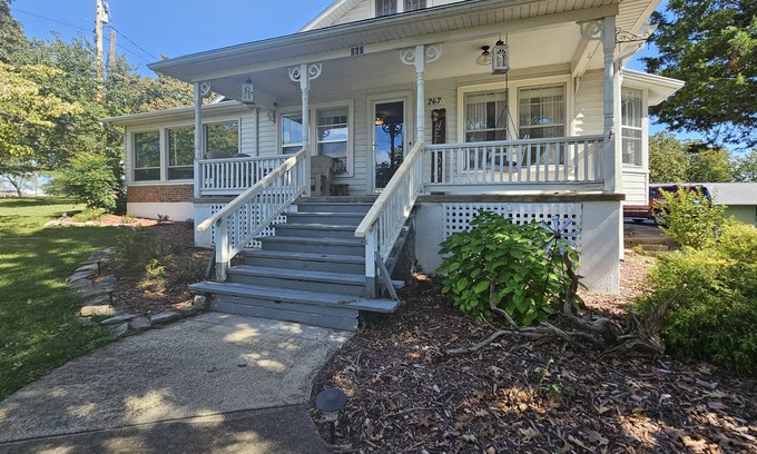 Forsyth Casa | Country Home by the Lake