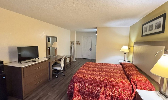 Franklin Hotel | COUNTRY HOST INN