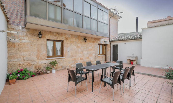 Sasamon Casa | Casa rural 'El Humilladero' con terraza privada